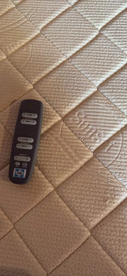 Sealy Adjustable Twin Bed with Massage - photo 4