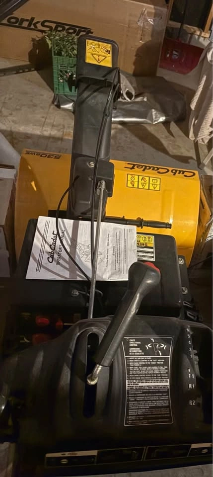 Cub Cadet 530 SWE Snow Thrower - photo 3