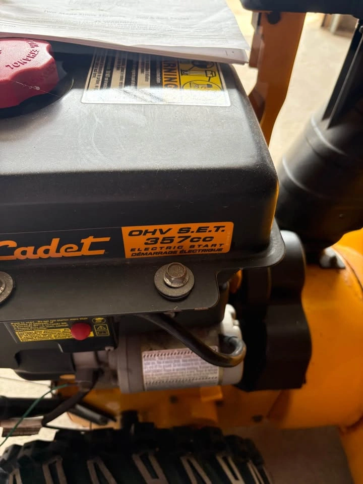 Cub Cadet 530 SWE Snow Thrower - photo 4