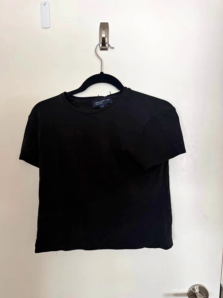 Black T-shirt Size L
