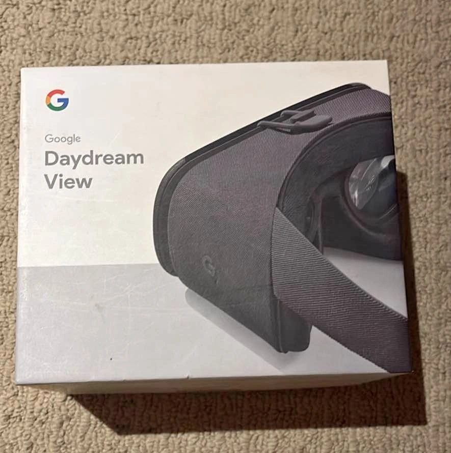 Google Daydream View VR Headset + remote