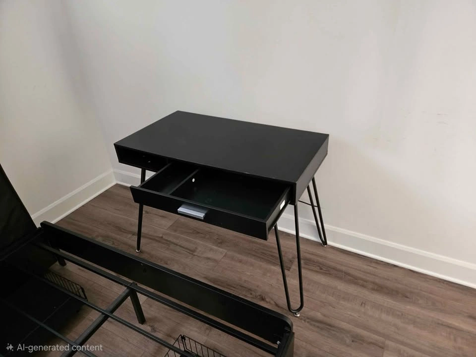 Office table - photo 2