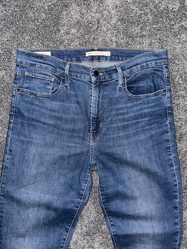 Levi’s 724 high rise straight womans jeans size 32 - photo 2