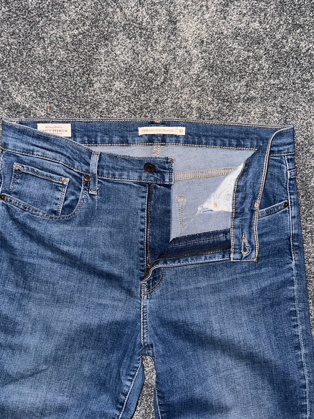 Levi’s 724 high rise straight womans jeans size 32 - photo 3