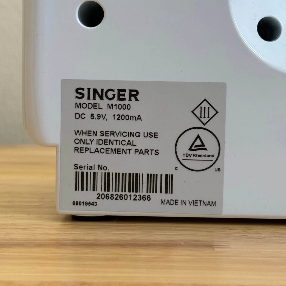 Singer M1000 Portable Mending Machine - good condition - photo 5