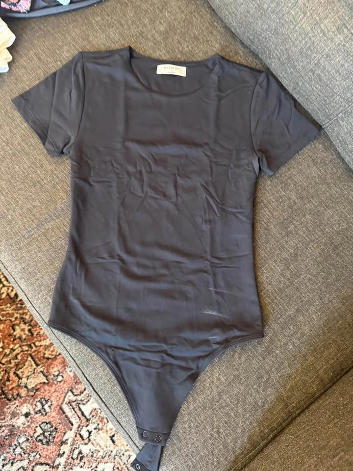Babaton Short Sleeve Bodysuit
