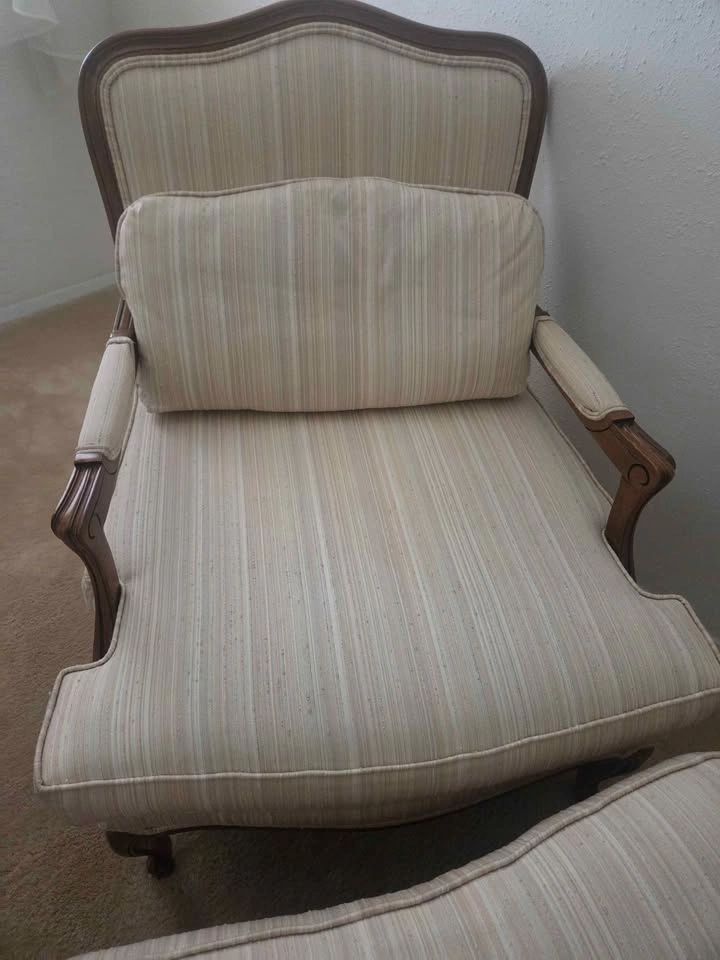 Lounge Chair with Ottoman - photo 5