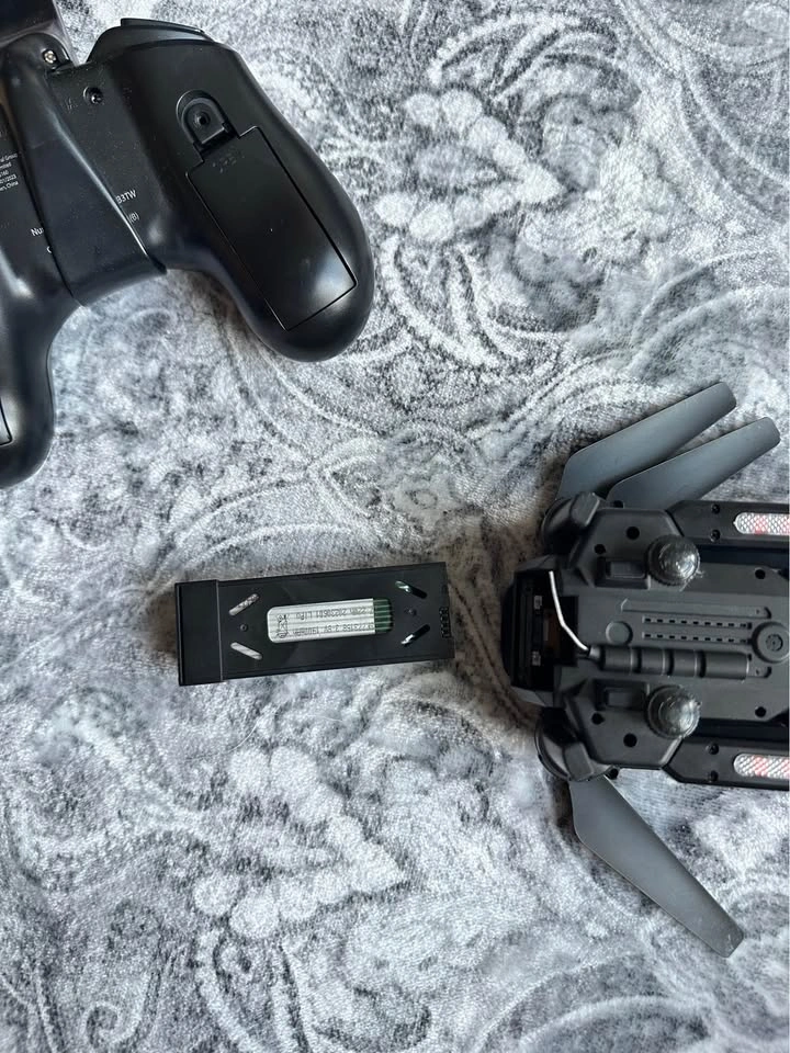 Ascend Aeronautics Foldable HD Camera Drone (ASC-2400) - photo 2