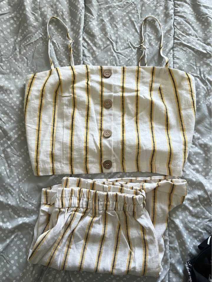 Brand new & never worn dress available in sizes S, M & L - photo 3