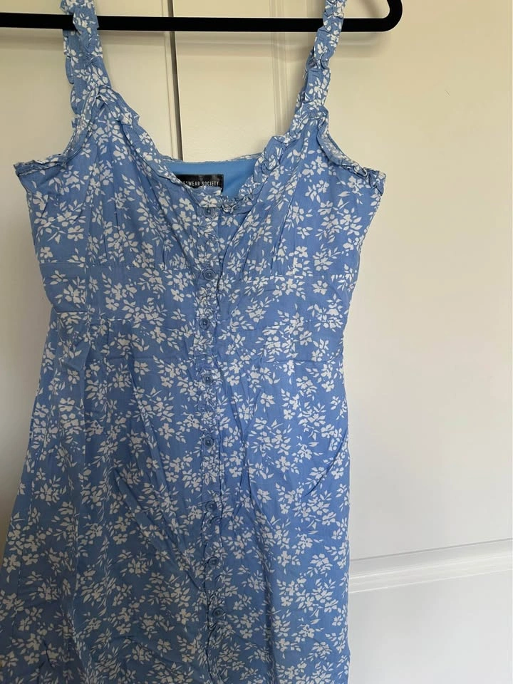 Brand new & never worn dress available in sizes S, M & L - photo 5