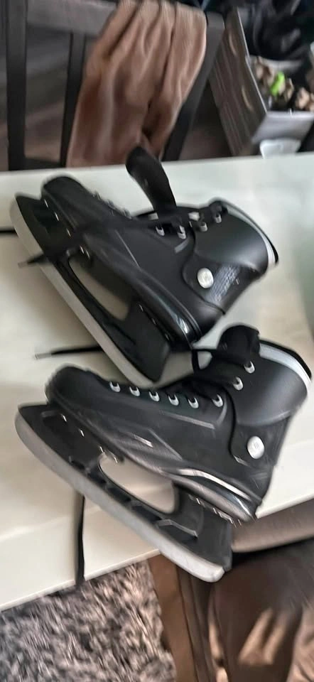 Skates