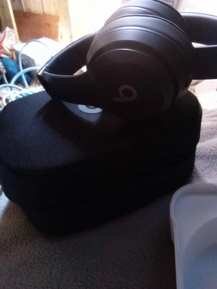 Beats Solo 4 Wireless Bluetooth On-Ear Headphones (AppleCare) - photo 3