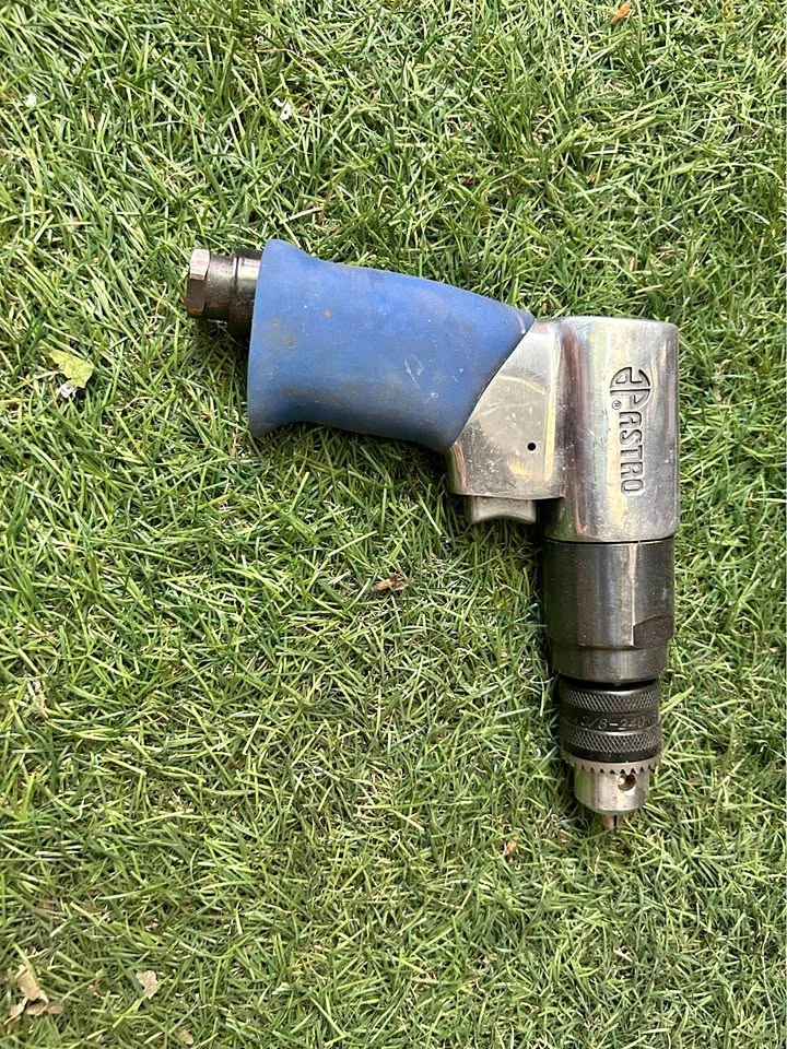 Astro Pneumatic 3/8" Reversible Air Drill (Model 525C)