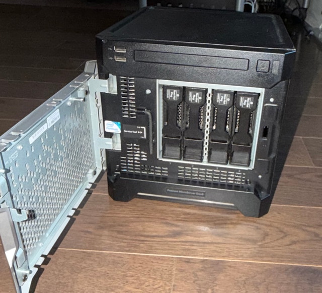 HP ProLiant MicroServer Gen 8 Xeon NAS - photo 2