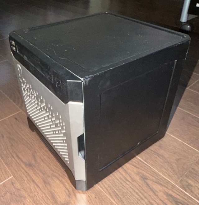 HP ProLiant MicroServer Gen 8 Xeon NAS - photo 3