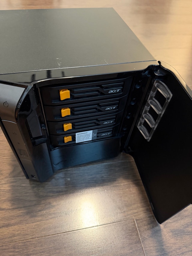 Acer EasyStore NAS / Open Media Vault - photo 3