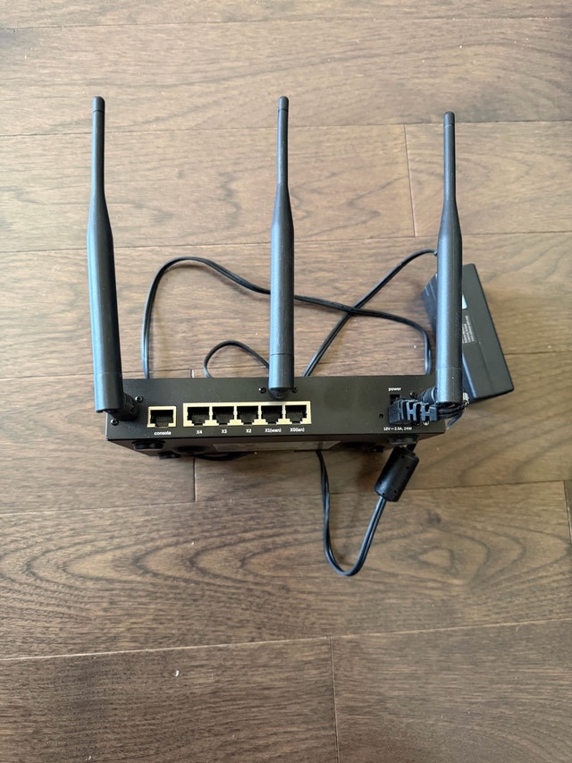 Dell Sonicwall Firewall Router TZ300W - photo 3