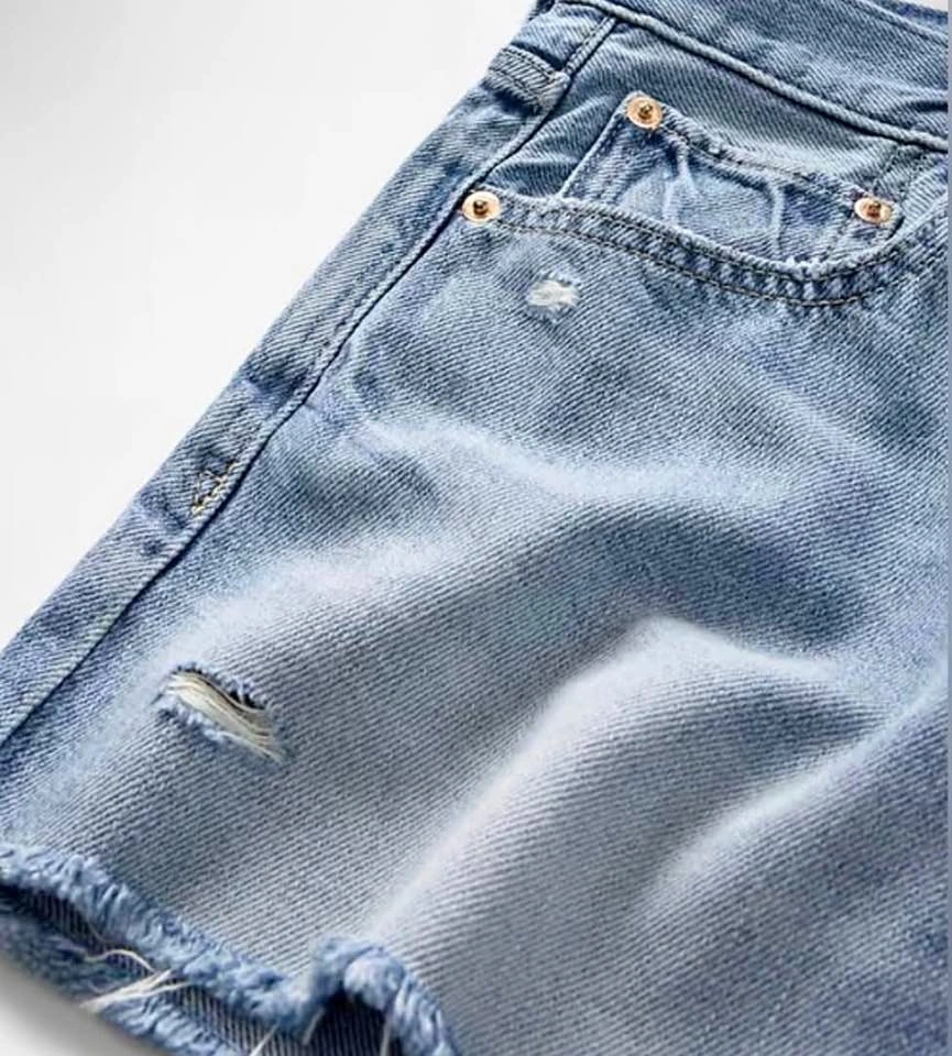 NWOT GAP 4" Mid Rise UltraSoft Relaxed Cutoff Denim shorts
