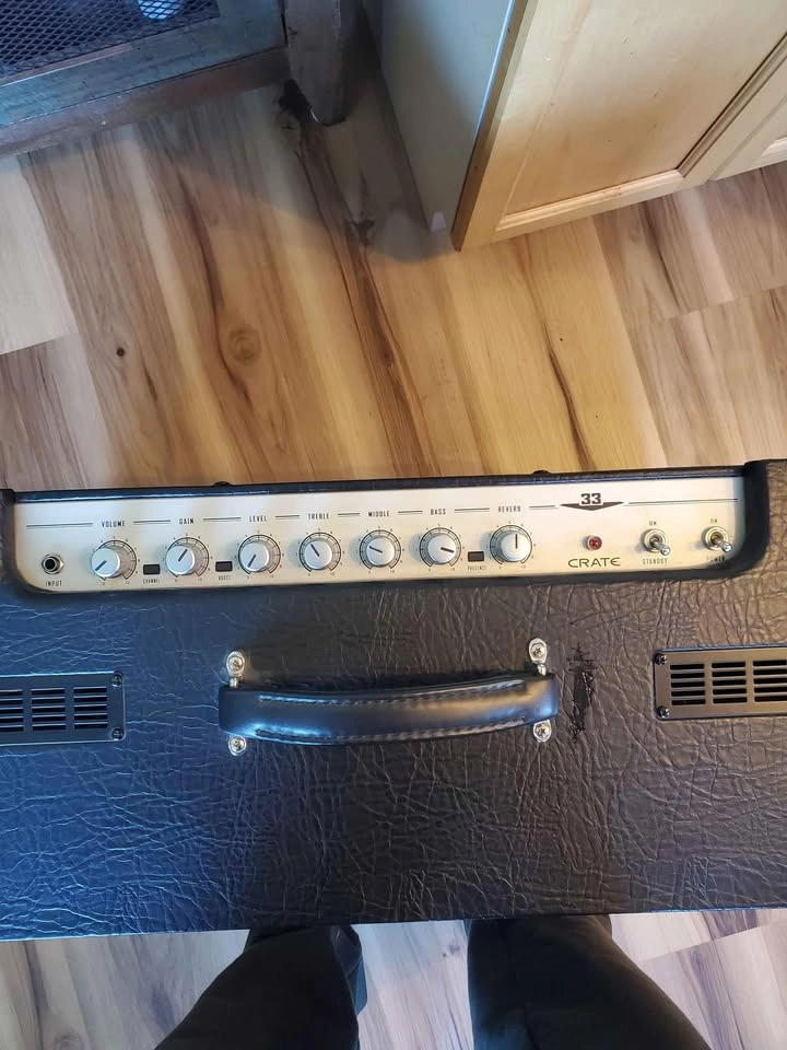 Crate V33 amp for sale - photo 3
