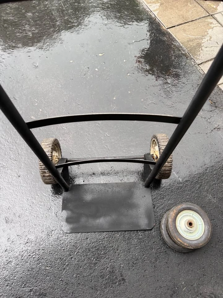 300 lbs Hand Truck / Dolly / Platform Truck - photo 3