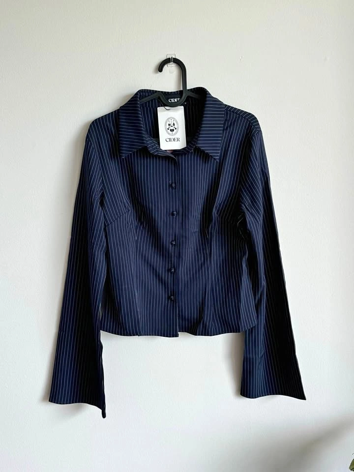 Cider - cinched waist bell sleeve blouse shirt - Size M