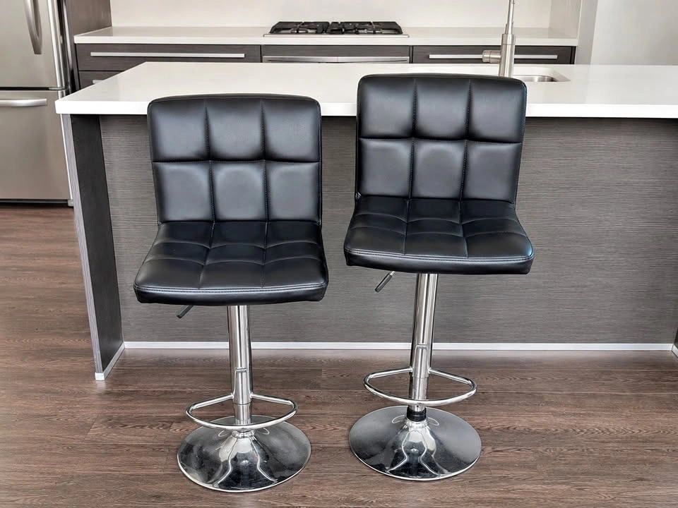 Set of 2 Adjustable Swivel Bar Stools – Black