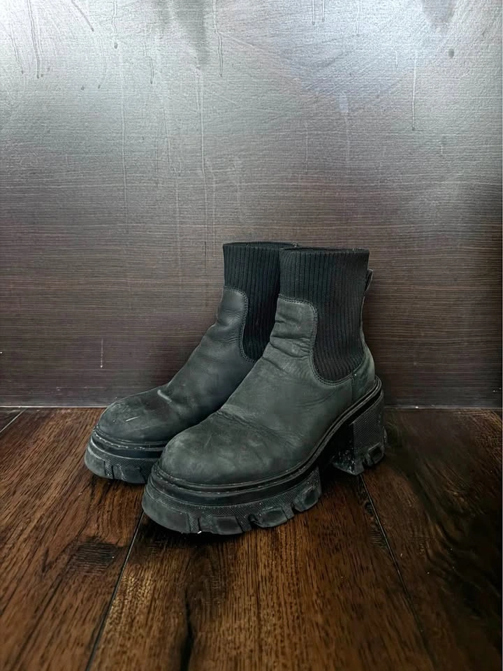 ARTICA Myoko Waterproof Black Fall/Winter Boots - Size 6 1/2