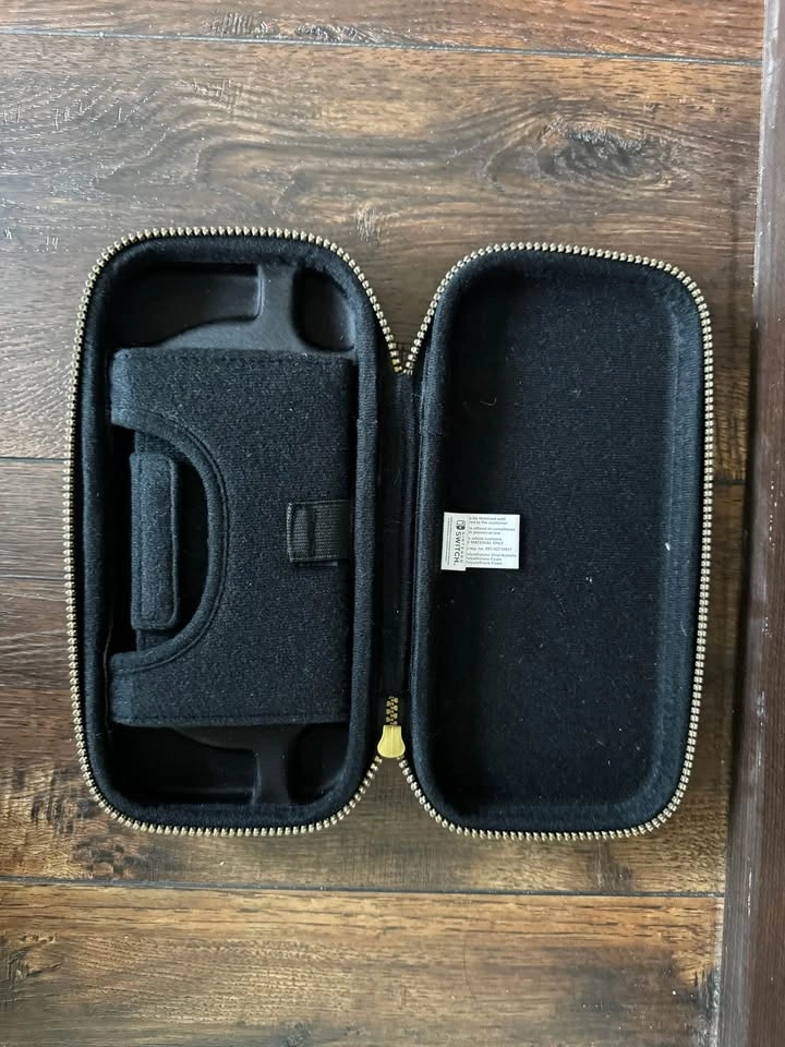 Zelda Switch Carrying Case - Nintendo Official - photo 2