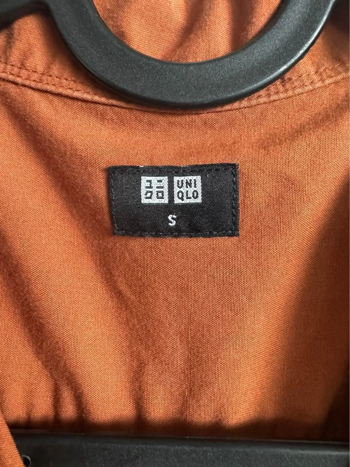 Uniqlo Button Up Shirt - Size S - photo 2