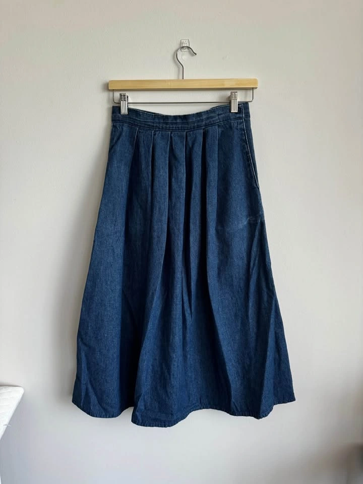 Calvin Klein Denim Skirt - Size Small - photo 2