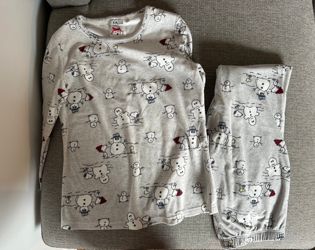Women’s Snoopy pajamas