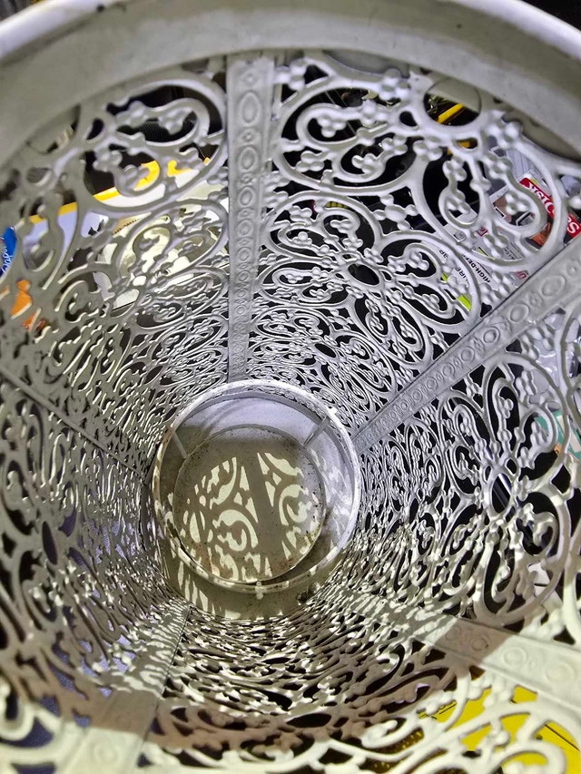 Decorative Metal Umbrella Stand - photo 4