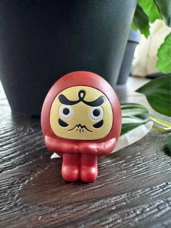 Darumaka gachapon from Japan