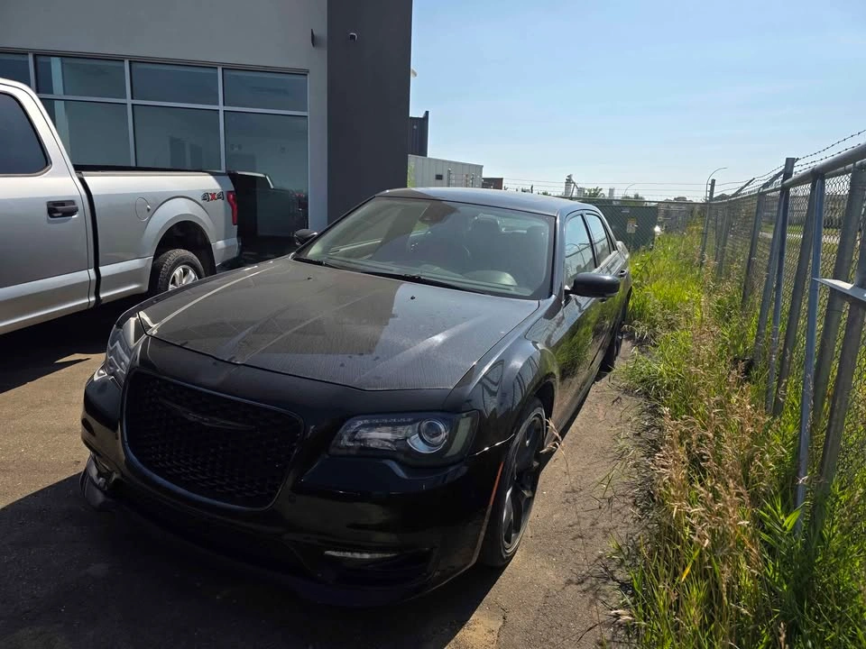 2023 Chrysler 300 - photo 2