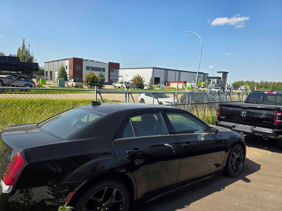 2023 Chrysler 300 - photo 4