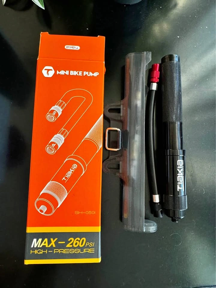 Mini bike pump set - never used