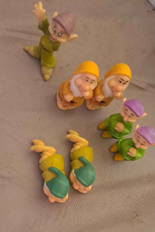 VINTAGE Disney Snow White figures - photo 3
