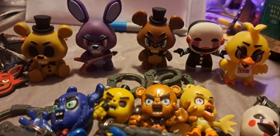 FIVE NIGHTS AT FREDDY'S COLLECTABLES - photo 2