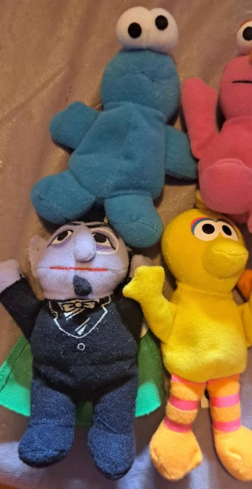 Sesame Street collectable bean bag dolls - photo 2