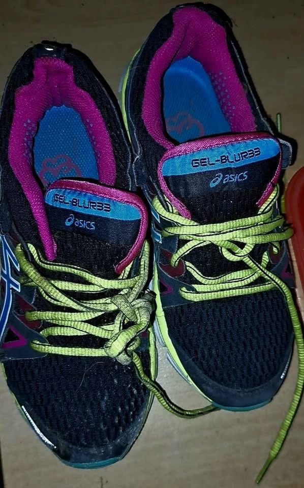 Multiple brand name women's shoes - photo 3