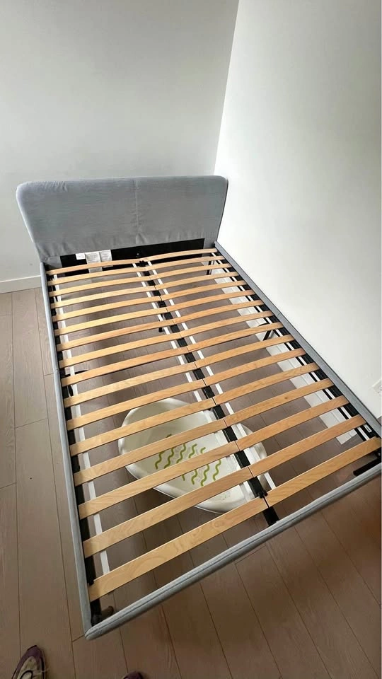 Ikea bed - slattum