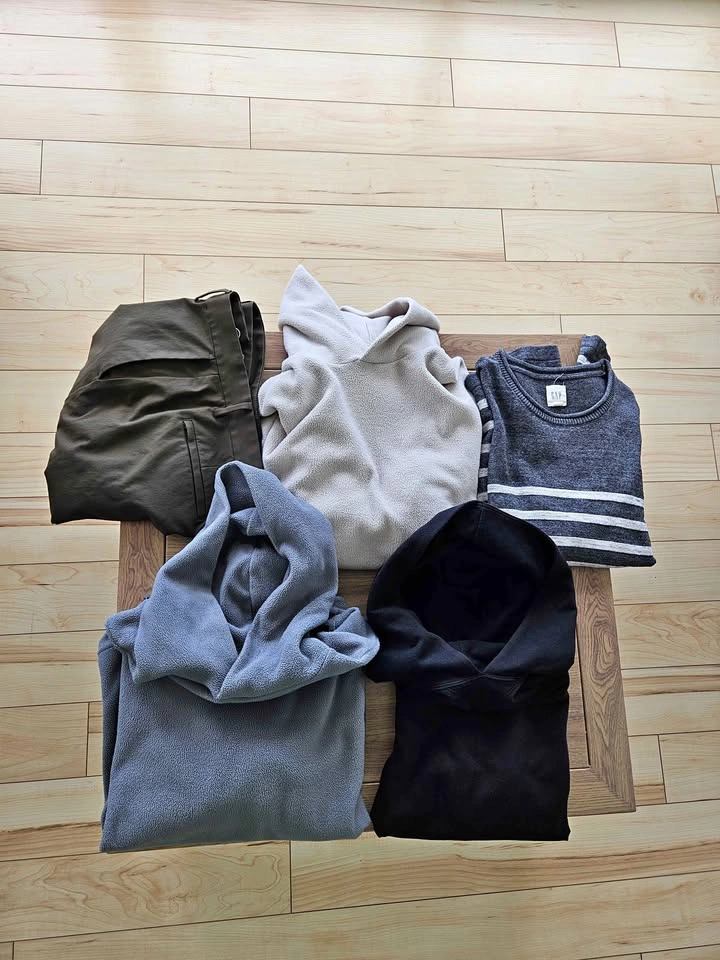 Mens clothes bundle - Banana Republic and GAP