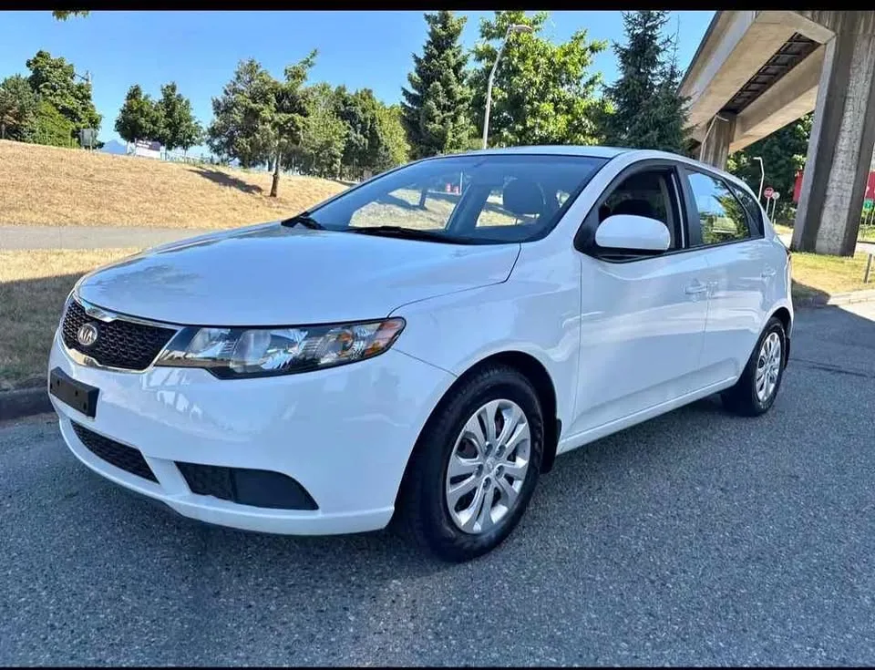 2012 Kia Forte5 thumbnail