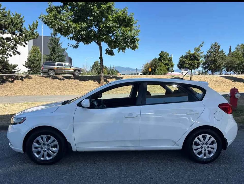 2012 Kia Forte5 - photo 4