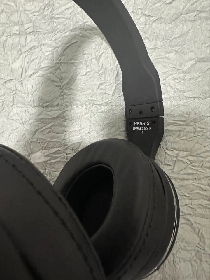 Brand new Skullcandy headphones with case, aux, and charger - photo 4
