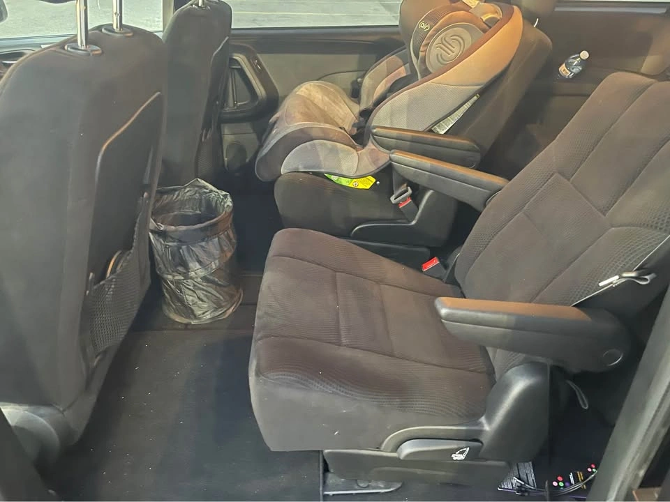 2014 Dodge Caravan SXT (Low mileage) - photo 3