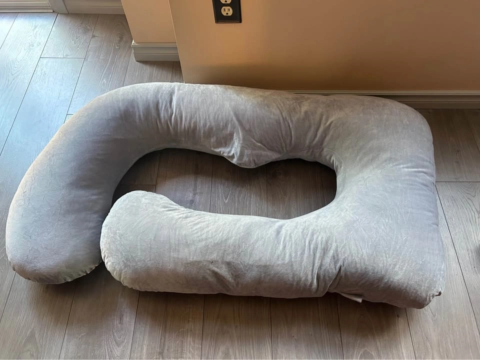 Momcozy Pregnancy Pillow - photo 3