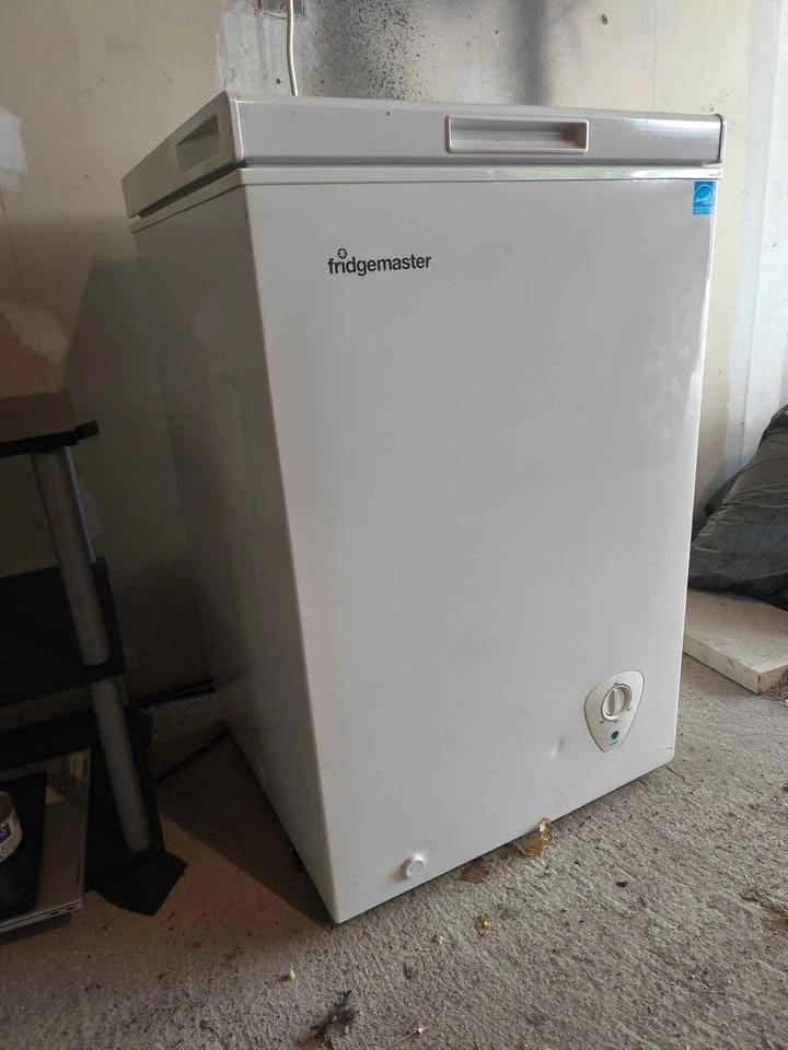 Fridgemaster Chest Freezer - photo 2
