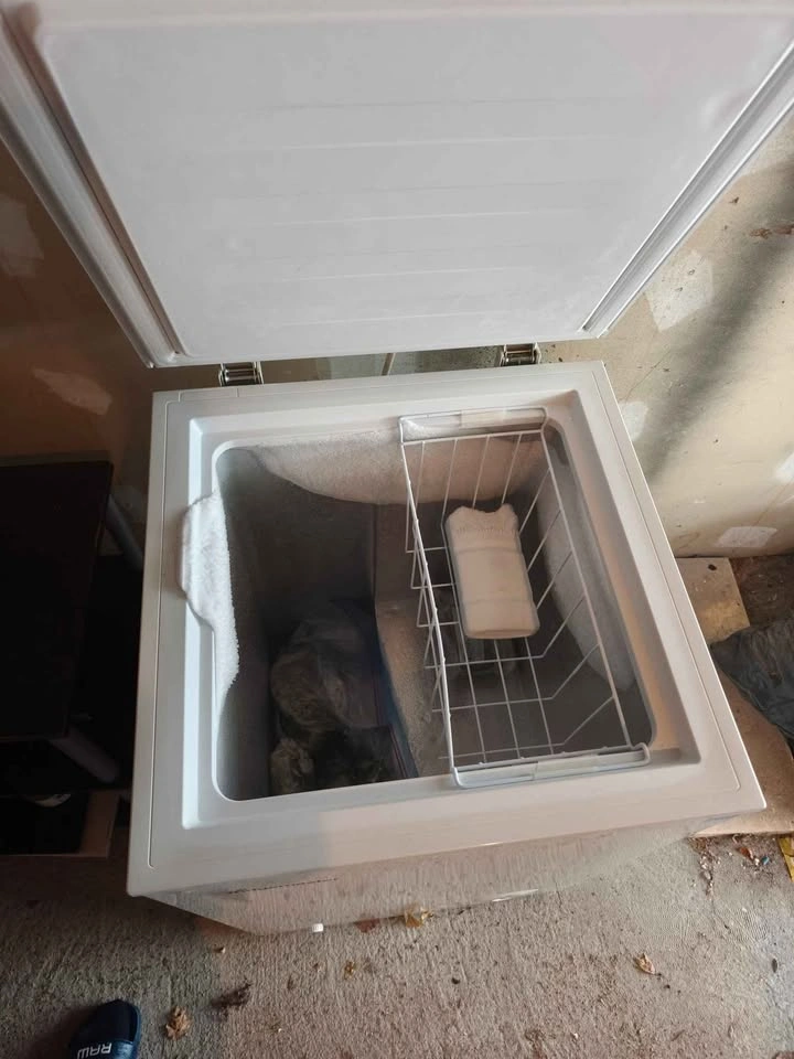 Fridgemaster Chest Freezer - photo 3