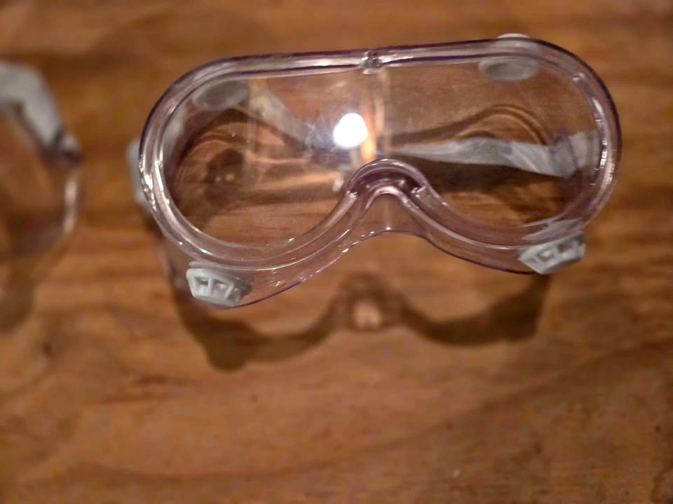 Safety goggles